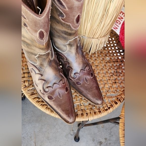 Sassy Western Cowgirl Boots - Picture 7 of 12